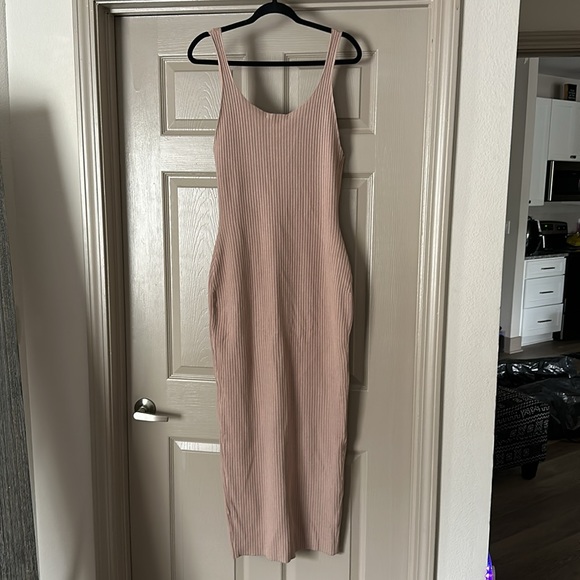 BYEGREIS | Ribbed Knit Bodycon Midi Dress - Picture 5 of 5